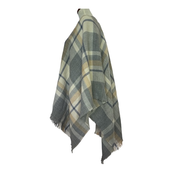 Modena Shawl Blanket Wrap Scarf Poncho Plaid Gray Cream Tan Fringe NEW One Size - Picture 2 of 7